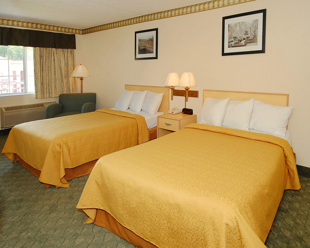 Super 8 By Wyndham Gloucester Gloucester City Extérieur photo