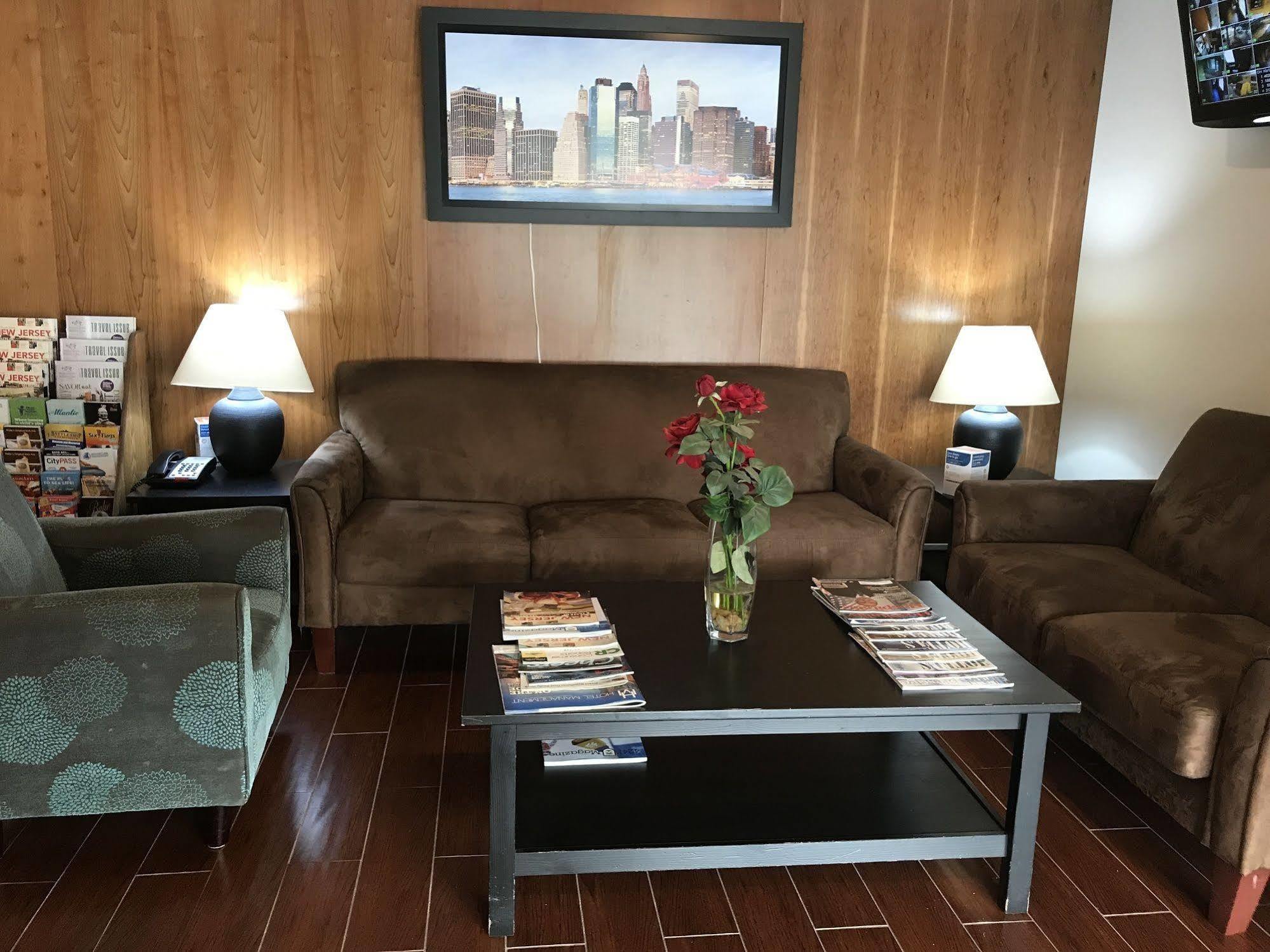 Super 8 By Wyndham Gloucester Gloucester City Extérieur photo