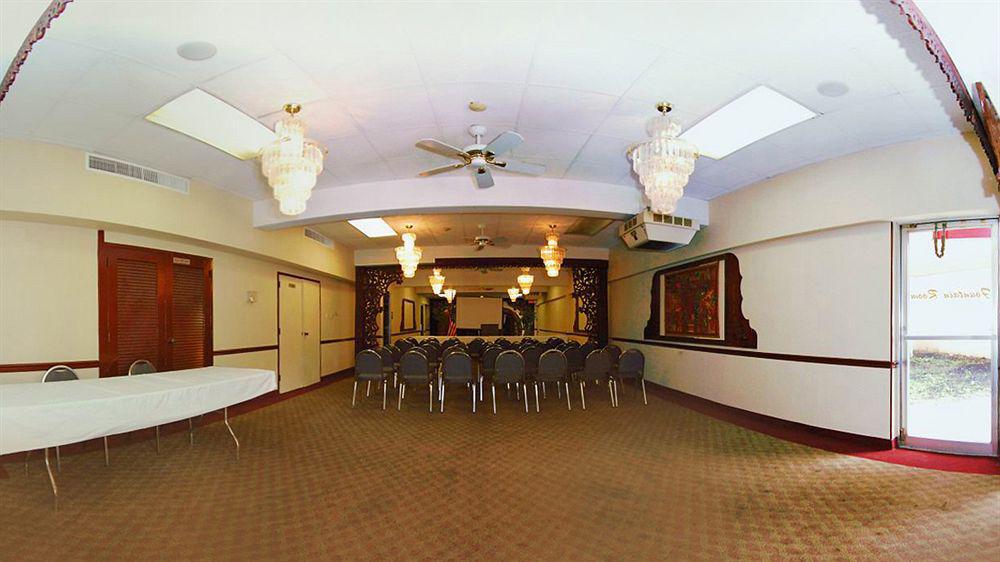Super 8 By Wyndham Gloucester Gloucester City Extérieur photo
